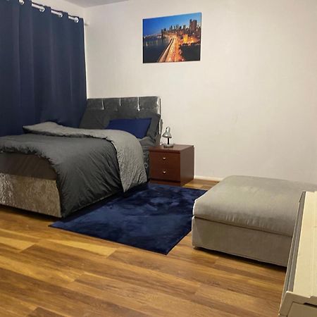 Double En-Suite Rooms Nevendon Bagian luar foto